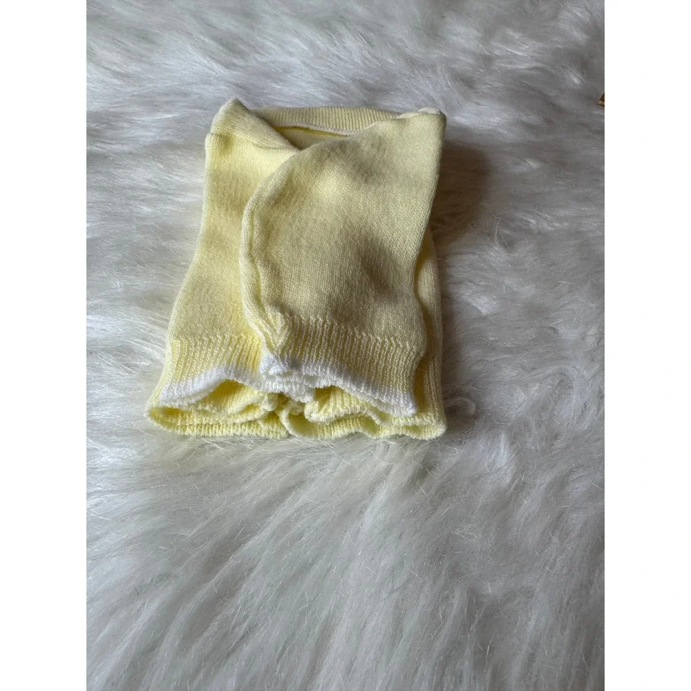 1980's Baby Yellow Knit Cardigan Sweater Teddy Bear Size Newborn to 9 Months‎